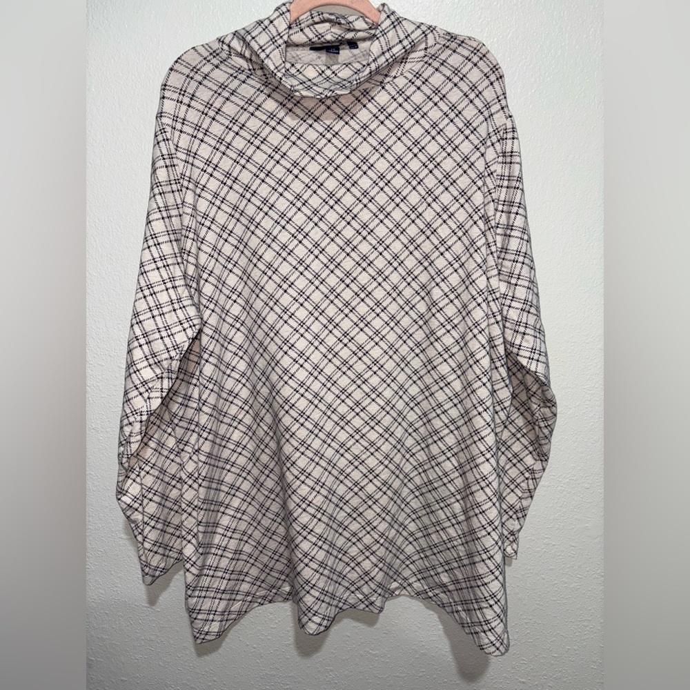 Lands' End Black and Cream Patterned Top